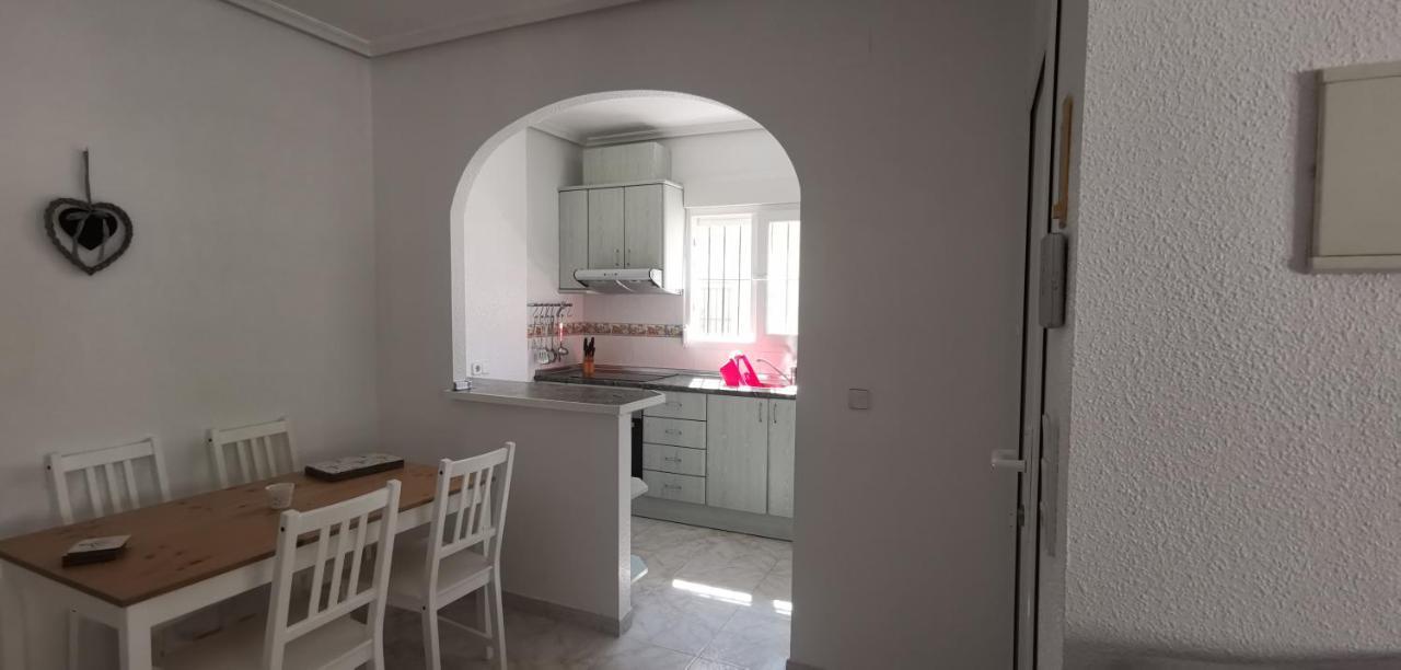 Casa Axel Βίλα Οριουέλα Εξωτερικό φωτογραφία